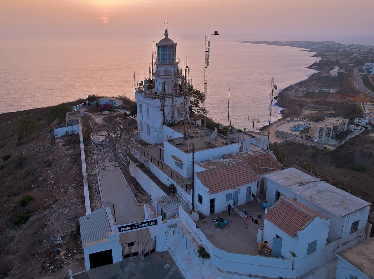 Le phare à la tombée du jour